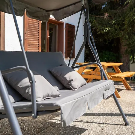 Alpenwohnung In Mit Garten, Bergblick & Parkplatz לאקס