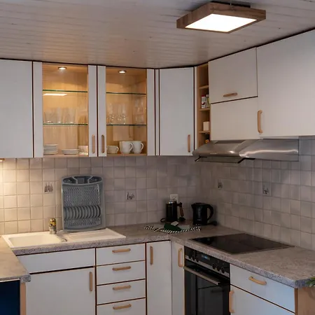 Alpenwohnung In Mit Garten, Bergblick & Parkplatz