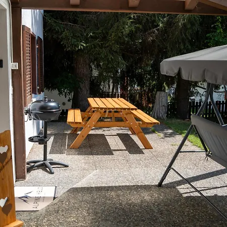 Alpenwohnung In Mit Garten, Bergblick & Parkplatz לאקס